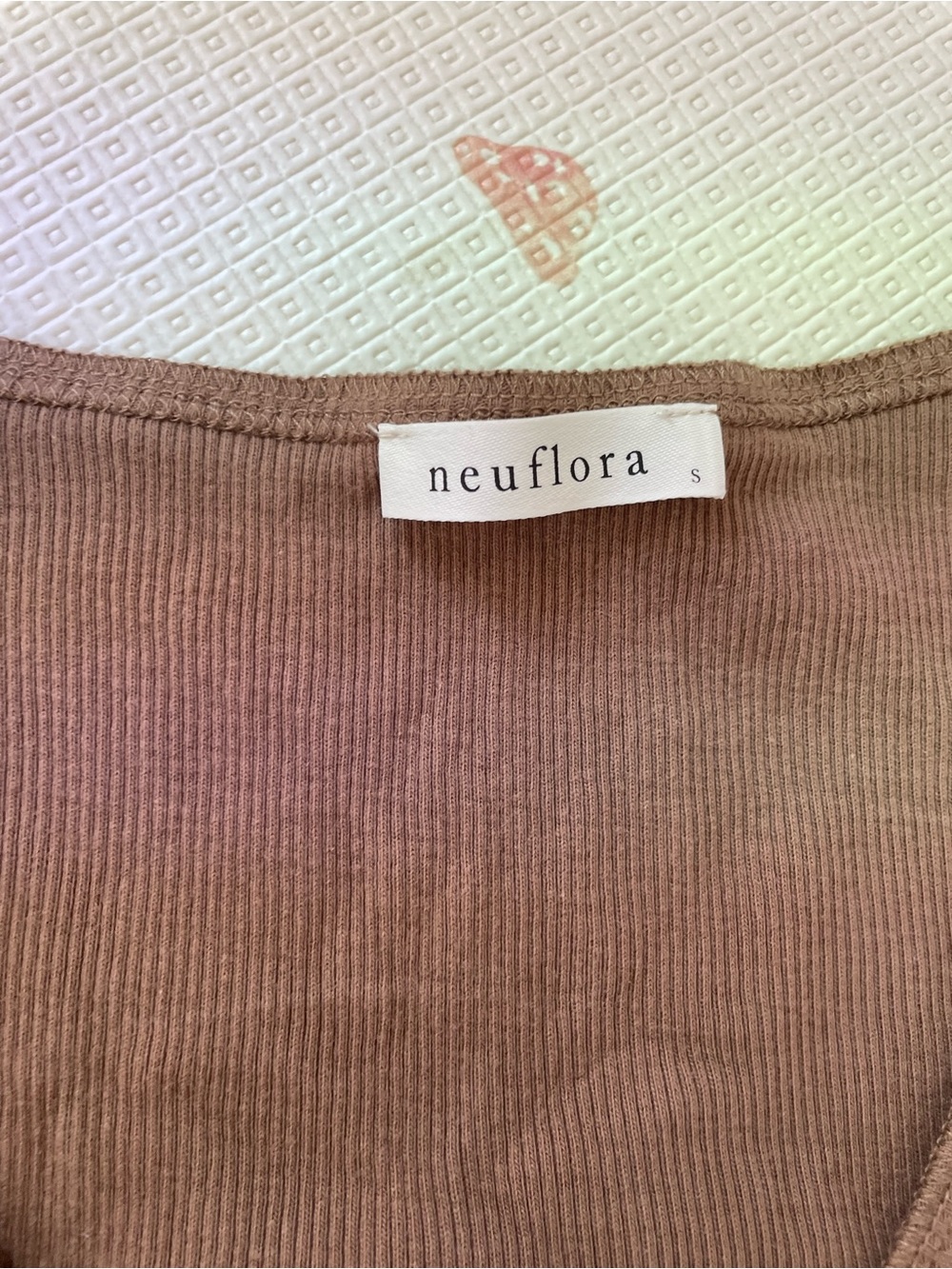 Neuflora Brown Avalon Tank Top size small - Picture 3 of 9